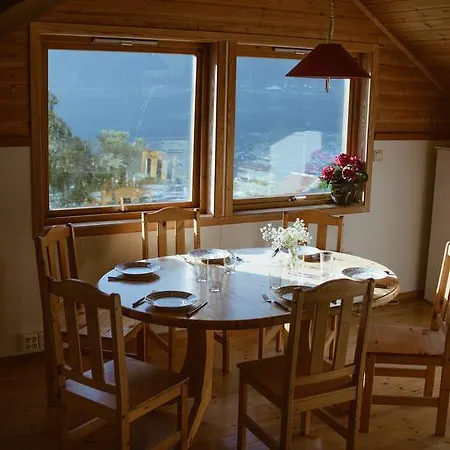 Leilighet Family With Fjord View Sjoglytt *