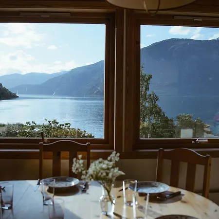 Family With Fjord View Sjoglytt Leilighet *